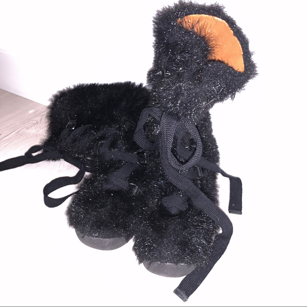 Marc Jacobs fuzzy snow boots